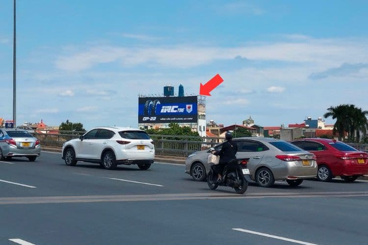 1 Panel Horizontal Wallscape Billboard at 2-4 An Duong Vuong, Hong Ha Ward, Ha Noi City