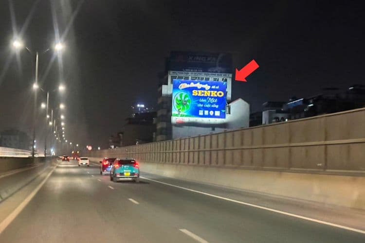 Night time - Horizontal Wallscape Billboard at 365 Pham Van Dong , Xuan Thuy , Ha Noi City (3 Ring Road)