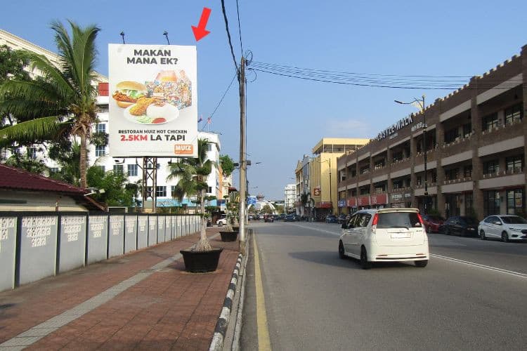 2 Sided Vertical Minipole Billboard at Jalan Sulaiman, Muar, Johor (beside Indian temple to roundabout)