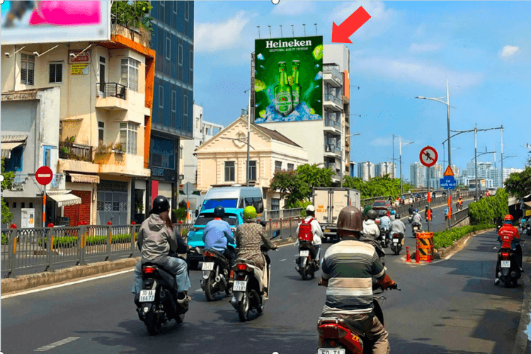 Vertical Wall-mounted Pano Billboard at 2A Nguyen Van Cu , Ong Lanh Bridge Ward, Ho Chi Minh City