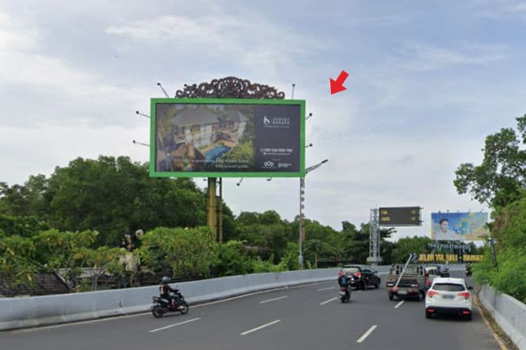 1 Panel Horizontal Static Billboard at Jl. Bypass Ngurah Rai, Badung, Bali ((Airports roundabout))