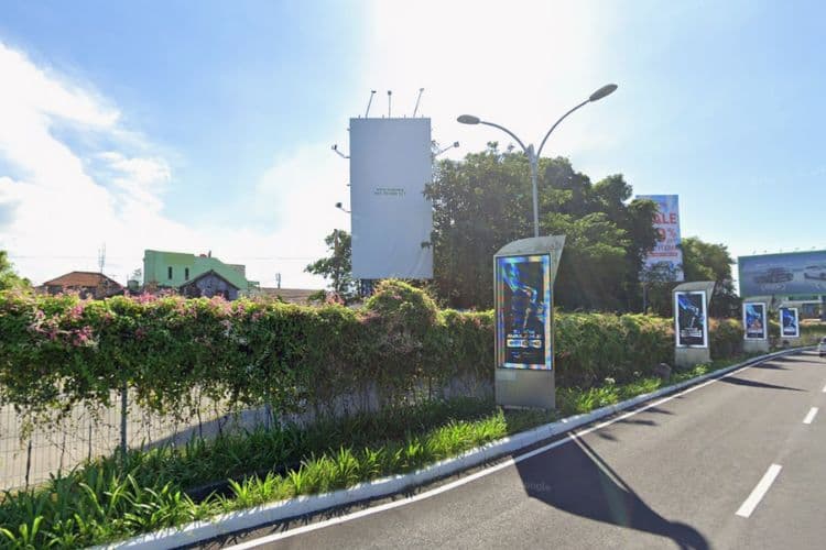 1 Panel Vertical Static Billboard at Jl. Bandara Ngurah Rai, Badung, Bali ((nearby Harris Hotel Bali))