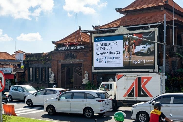  Horizontal Videotron Billboard at Jl. Raya Tuban, Kuta, Badung, Bali near Satria Gatotkaca Park