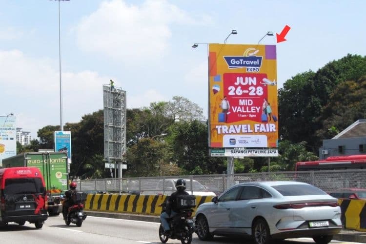 Vertical Minipole Billboard at LDP Highway, Kelana Jaya, Petaling Jaya, Selangor (near LRT Kelana Jaya)