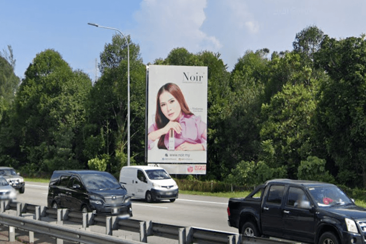1 Sided Free Standing Billboard at KM305.7, North-South (PLUS) Highway, Selangor (D)