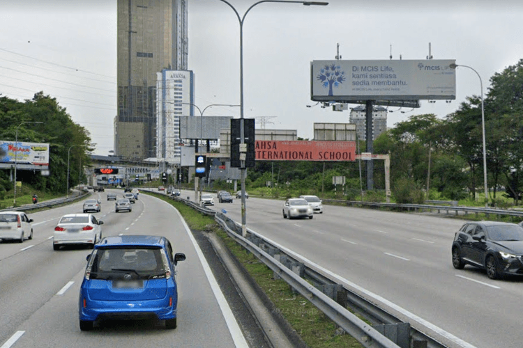 1 Sided Horizontal Unipole Billboard at Federal Highway KM33, Petaling Jaya, Selangor (B)