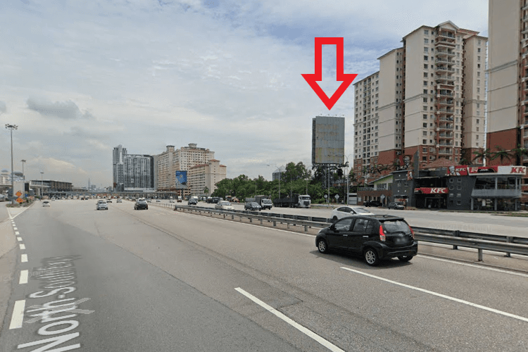 2 Sided Vertical Unipole Billboard at Sungai Besi Toll, Seri Kembangan, Selangor (after Sungai Besi Toll)