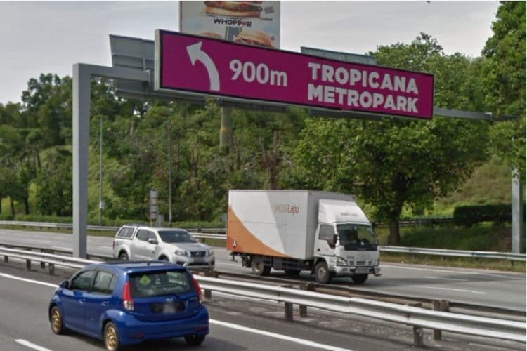 1 Sided Mini Gantry Billboard at KM17.9 Federal Highway (KL to Shah Alam direction), Selangor