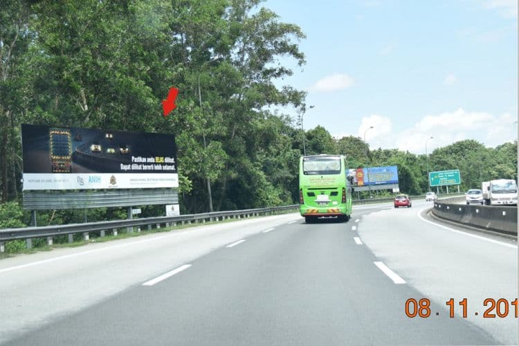 1 Sided Free Standing Billboard at Karak Highway KM62.5, Pahang