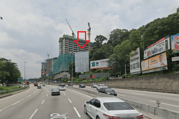 1 Sided Vertical Minipole Billboard at LDP Damansara, Selangor