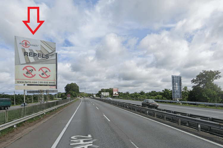2 Sided Vertical Minipole Billboard at NSE Highway KM85.7, Ayer Hitam, Johor