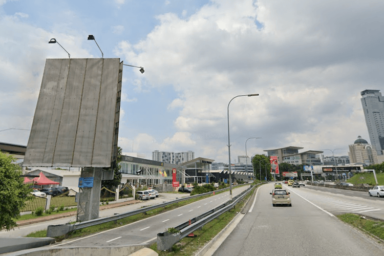 1 Sided Vertical Minipole Billboard at Federal Highway, Petaling Jaya, Selangor (in front Naza World) (A)