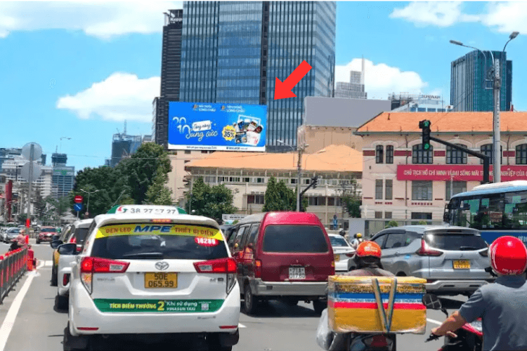 1 Panel Horizontal LED Screen Billboard at 123 Le Loi, District 1, Ho Chi Minh City (Walking Street)