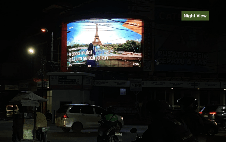 Horizontal Videotron Billboard at Jl MT.Haryono - Simpang Jl Sutomo, Medan, Sumatera Utara  (on Suzuya Supermarket) - Night View