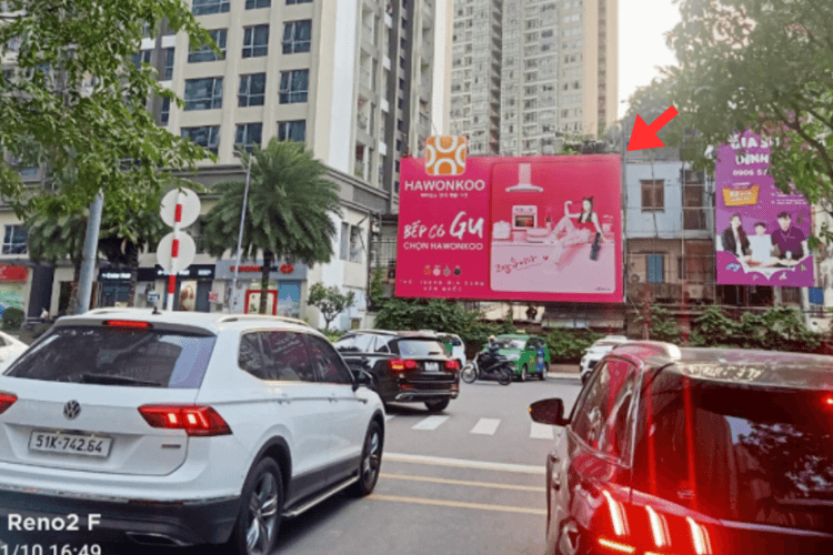 1 Panel Horizontal Wallscape Billboard at Vinhomes Tan Cang Nguyen Huu Canh, Thanh My Tay Ward, Ho Chi Minh City