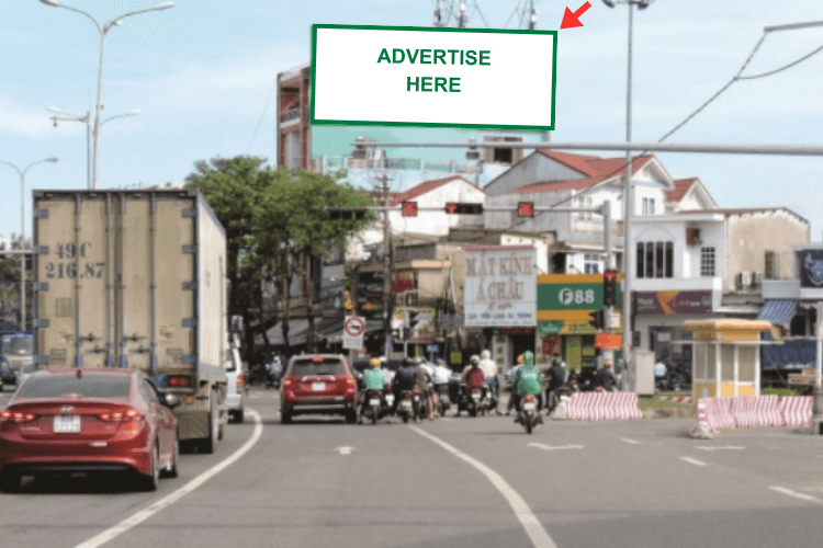 Horizontal Wall-mounted Pano Billboard at 327 Ton Duc Thang, Hoa Khanh Ward, Da Nang City