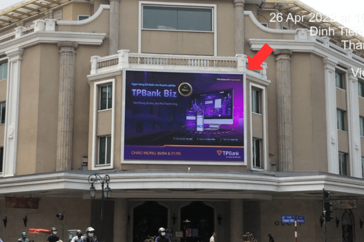 1 Panel Horizontal LED Screen Billboard at 24 Hai Ba Trung, Hoan Kiem, Ha Noi City (Trang Tien Plaza - Dinh Tien Hoang Side)