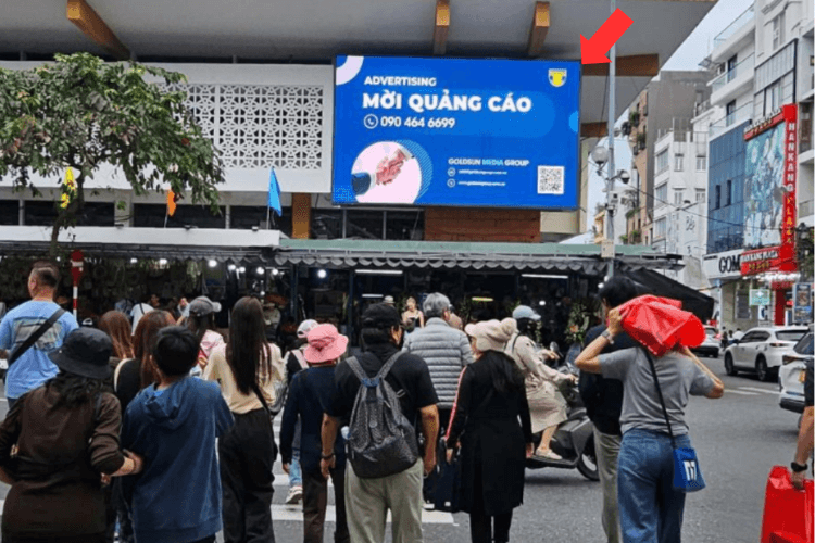 VT02 - Day View - Horizontal LED Screen Billboard at 119 Tran Phu, Hai Chau, Da Nang City (Han Market)