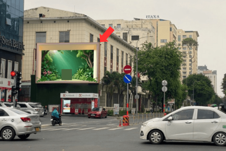 1 Sided Horizontal LED Screen Billboard at 180 Nguyen Thi Minh Khai, Xuan Hoa, Ho Chi Minh City