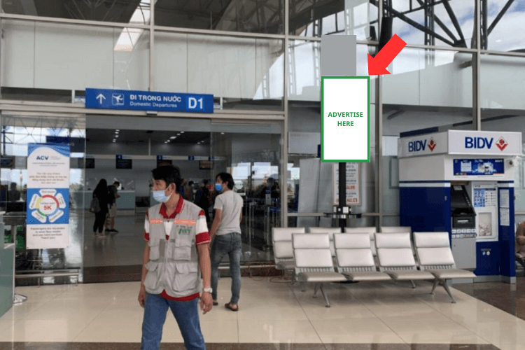 6 bảng quảng cáo LED dọc ốp cột tại Sân bay quốc tế Liên Khương, Đức Trọng, Lâm Đồng (Khu vực sạc pin)