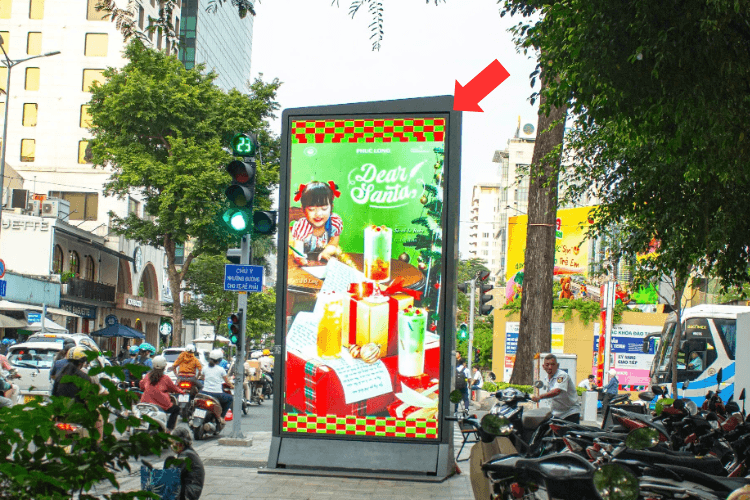 Vertical LED Screen Billboard at Le Duan - Ton Duc Thang Intersection, Sai Gon Ward, Ho Chi Minh City
