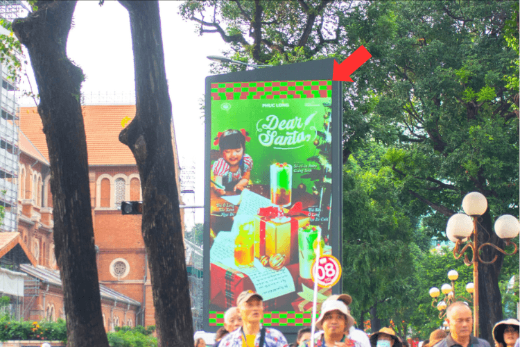 1 Panel Vertical LED Screen Billboard at Cong Xa Paris, Sai Gon Ward, Ho Chi Minh City (Ho Chi Minh City Central Post Office)