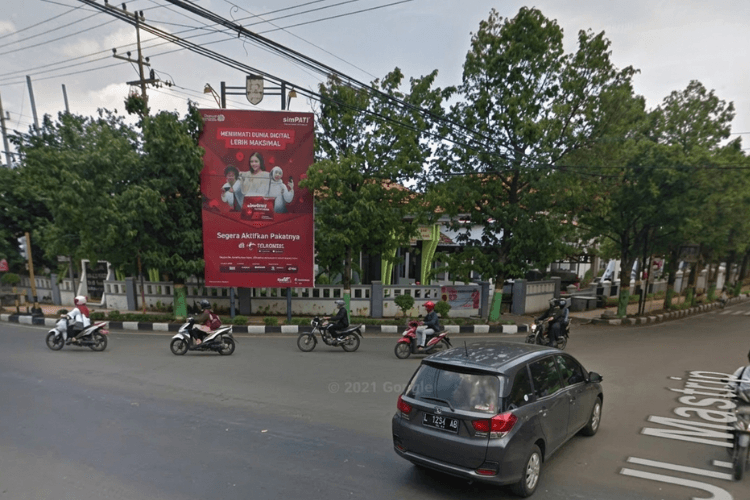 Vertical Static Billboard at Jl. Dr. Wahidin, Tuban, Jawa Timur  (intersection RSUD Dr. R Koesma)