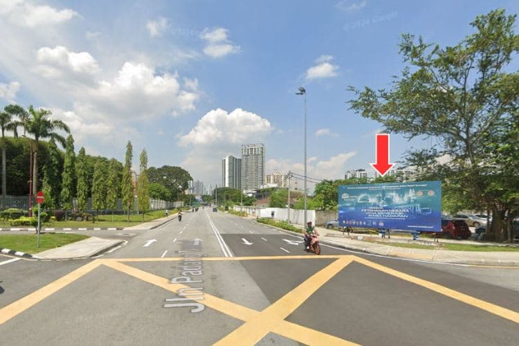 1 Panel Horizontal Minipole Billboard at Jalan Semarak, Kuala Lumpur (in front main entrance MINDEF)