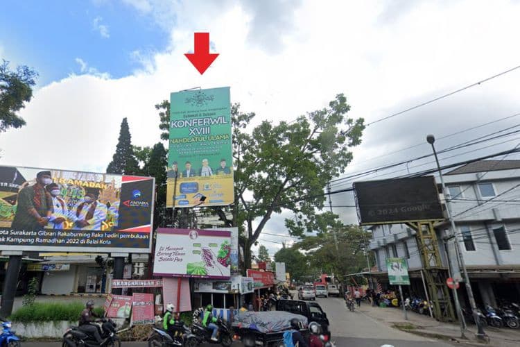 1 Panel Vertical Static Billboard at Jl. Raya Lembang, Kabupaten Bandung, Jawa Barat