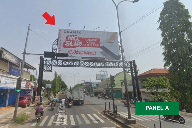 1 Sided Horizontal Bando Billboard at Jl. Jend. Sudirman, Batang, Jawa Tengah (FIF Group A)