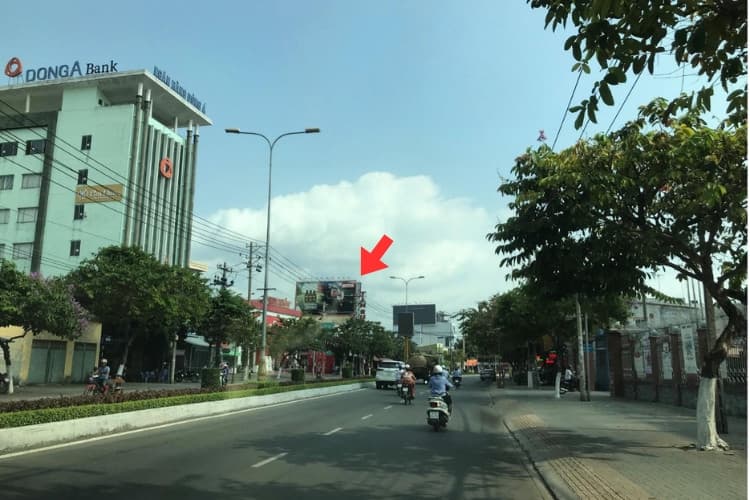 1 Panel Horizontal Wallscape Billboard at 105A2 Dong Khoi Boulevard, Phu Khuong Ward, Vinh Long