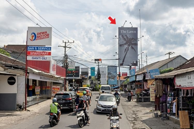 1 Panel Vertical Static Billboard at Jl. Raya Canggu - Batu Bolong, Badung, Bali ((towards Tabanan))