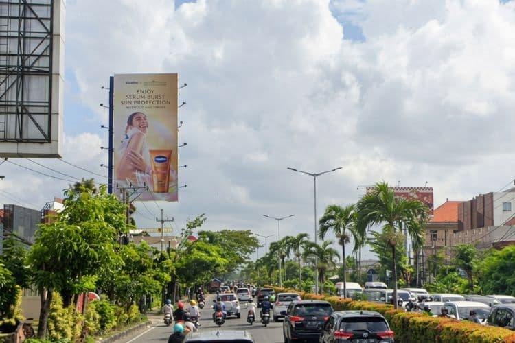 1 Panel Vertical Static Billboard at Jl. Sunset Road - Nakula, Badung, Bali ((near Burger King))