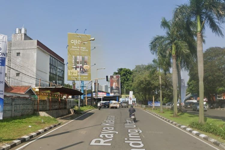 1 Panel Vertical Static Billboard at Jl. Raya Gading Serpong, Tangerang Selatan, Banten ((heading to Alam Sutra))