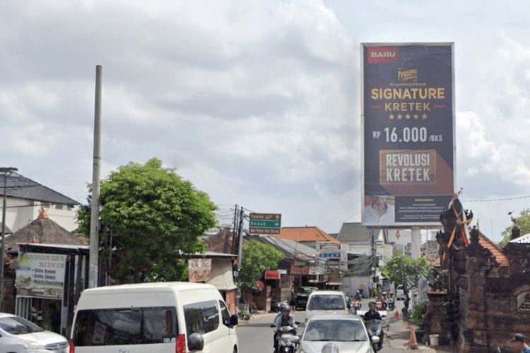 1 Panel Vertical Static Billboard at Jl. Raya Canggu no. 04A, Badung, Bali (near Pura Paibon Pasek)