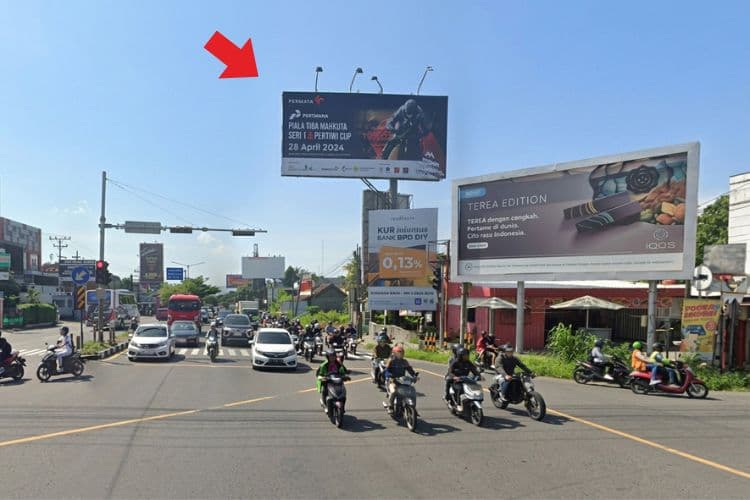 1 Panel Horizontal Static Billboard at Jl Ringroad Utara, Yogyakarta, Jawa Tengah (at UPN Intersection)