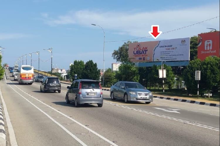 1 Panel Free Standing Billboard at Jalan Kesang, Muar, Johor (right beside NSK Trade City near Sultan Ismail Bridge)