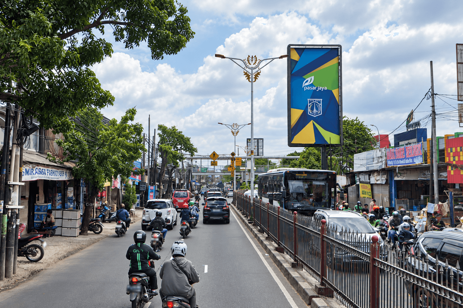 1 Sided Vertical Static Billboard at Jl. Raya Bogor, Jakarta Timur, DKI Jakarta (To Jl. TB. Simatupang)