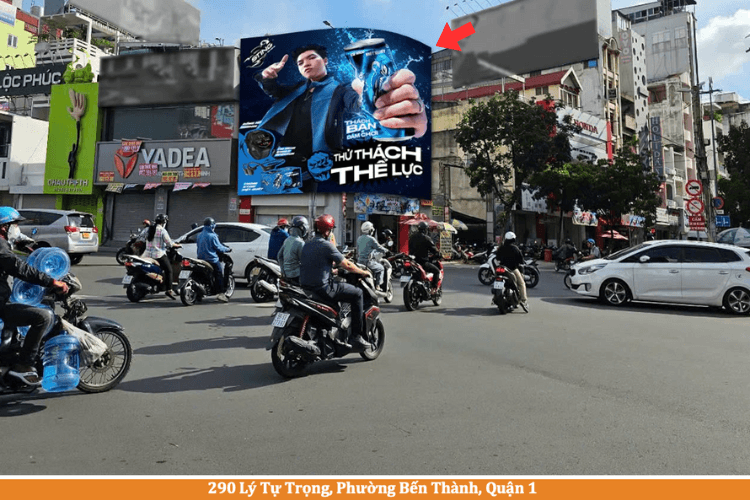 Day view - Vertical Wallscape Billboard at 290 Ly Tu Trong, Ben Thanh Ward, Ho Chi Minh City (Phu Dong Roundabout)